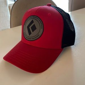 NWT Black Diamond Trucker hat